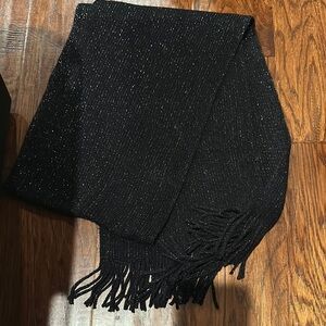 Chic Black Fringed Scarf